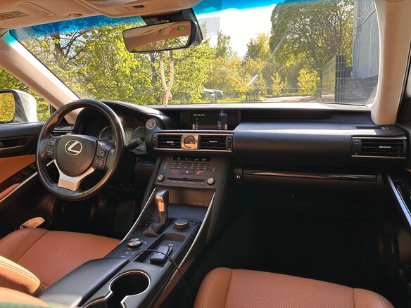 2020 Lexus IS 300 III Рестайлинг, белый, 2490000 рублей - вид 6