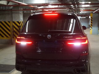 2022 BMW X7 M60i I (G07) Рестайлинг, чёрный, 14100000 рублей, вид 4