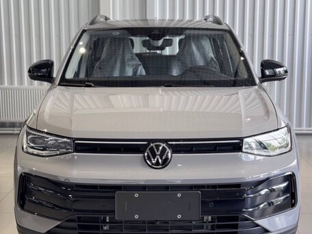 2026 Volkswagen Tharu XR 330 TSI, серебристый, 2350000 рублей, вид 2