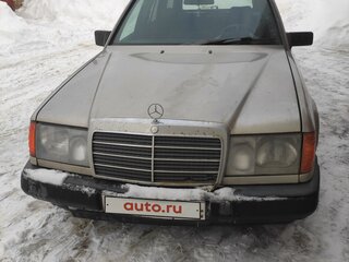 1987 Mercedes-Benz W124 300, серебристый, 250000 рублей, вид 1