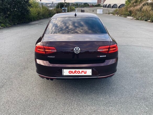 2016 Volkswagen Passat B8, пурпурный, 1850000 рублей - вид 6