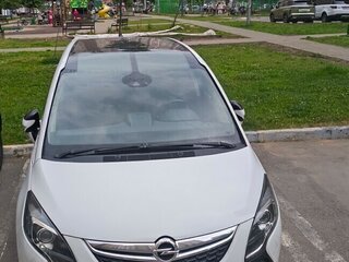 2014 Opel Zafira C, белый, 1450000 рублей, вид 1