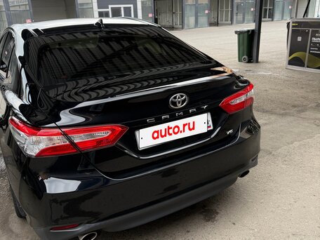 2018 Toyota Camry VIII (XV70), чёрный, 2400000 рублей, вид 5