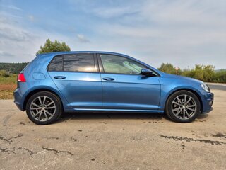 2013 Volkswagen Golf VII, голубой, 1099000 рублей, вид 4