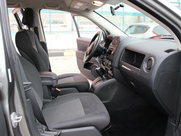 2014 Jeep Compass I Рестайлинг 2, серый - вид 10