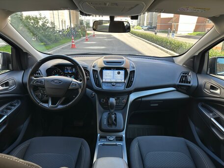 2018 Ford Kuga II Рестайлинг, серый, вид 2