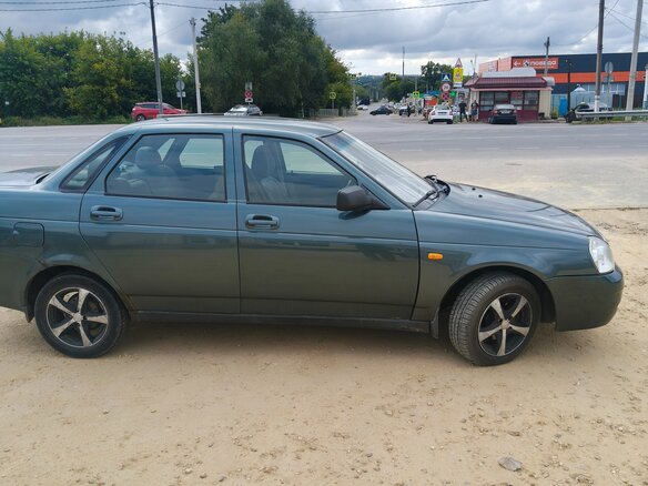2010 Lada (ВАЗ) Priora I, зелёный, 240000 рублей - вид 2
