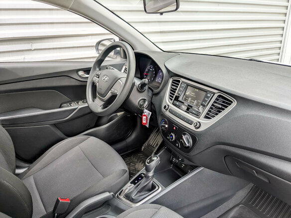 2022 Hyundai Solaris II Рестайлинг, белый, 1565000 рублей - вид 10
