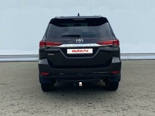 2017 Toyota Fortuner II, коричневый, 2500000 рублей, вид 5