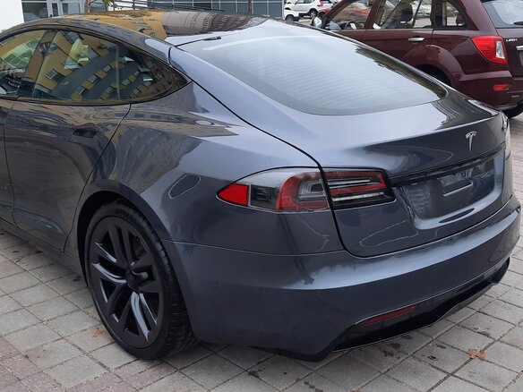 2021 Tesla Model S Long Range I Рестайлинг 2, серый, 4750000 рублей - вид 4