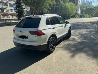2018 Volkswagen Tiguan II, белый, 1890000 рублей, вид 4