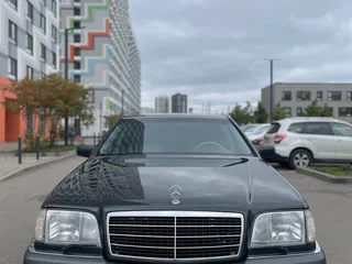 1992 Mercedes-Benz S-Класс 400 III (W140), чёрный, 1700000 рублей, вид 2