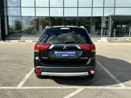 2018 Mitsubishi Outlander III Рестайлинг 2, чёрный, 1665000 рублей, вид 4
