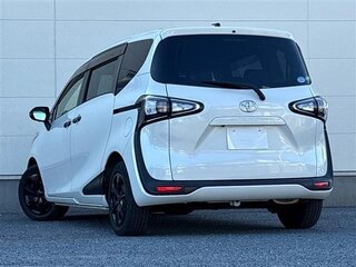2021 Toyota Sienta II Рестайлинг, белый, 1102000 рублей, вид 4