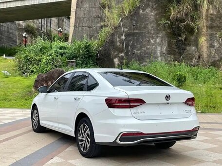 2023 Volkswagen Lavida III Рестайлинг, белый, 1577007 рублей, вид 4