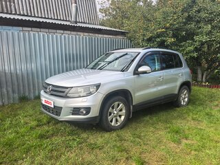 2011 Volkswagen Tiguan I Рестайлинг, серебристый, 730000 рублей, вид 1