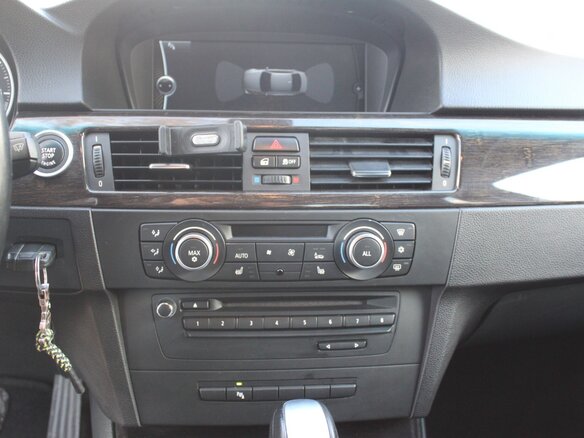 2012 BMW 3 серии 320i V (E90/E91/E92/E93) Рестайлинг, белый - вид 10