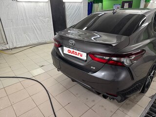 2020 Toyota Camry US Market VIII (XV70), серый, 2450000 рублей, вид 4