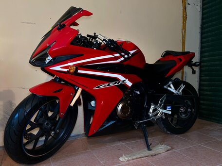 2018 Honda CBR 400R, красный, 560000 рублей, вид 1