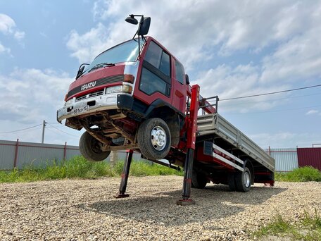 1991 Isuzu Forward (F-Series), красный, 3000000 рублей, вид 1