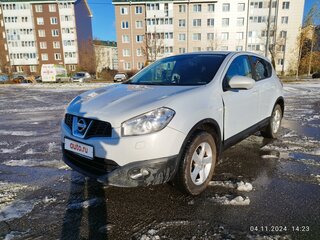 2010 Nissan Qashqai I Рестайлинг, серебристый, 820000 рублей, вид 1