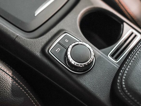2013 Mercedes-Benz CLA 200 I (C117, X117), чёрный - вид 18