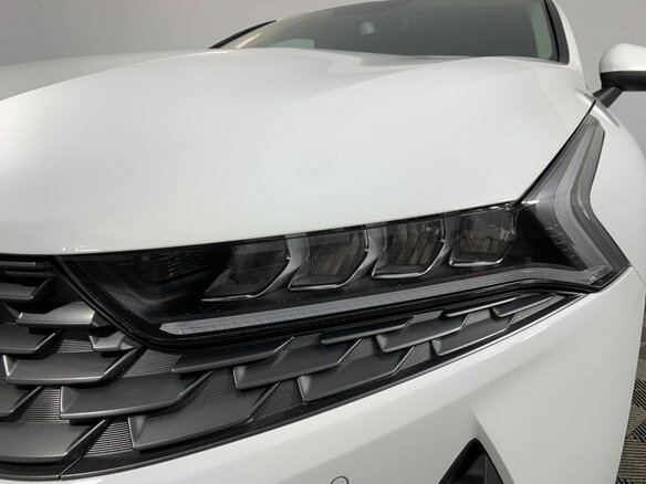 2020 Kia K5 III, белый, 2100000 рублей - вид 10