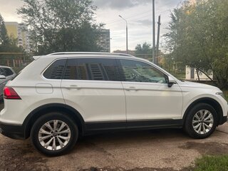 2021 Volkswagen Tiguan II Рестайлинг, белый, 2600000 рублей, вид 3