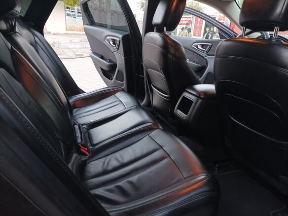 2015 Chrysler 200 II, серый, 1500000 рублей - вид 5