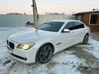 2011 BMW 7 серии 750i xDrive V (F01/F02/F04), белый, 1850000 рублей, вид 1