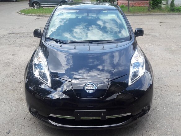 2014 Nissan Leaf (EM57) I (ZE0/AZE0), чёрный, 1490000 рублей - вид 5