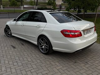 2011 Mercedes-Benz E-Класс 300 IV (W212, S212, C207), белый, 1499999 рублей, вид 4