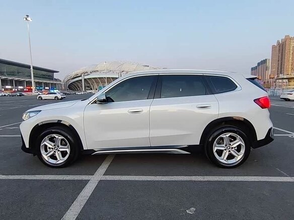 2025 BMW X1 Long 20Li sDrive III (U11/U12), белый, 3570000 рублей - вид 4