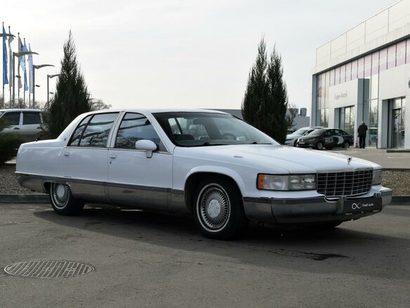 1993 Cadillac Fleetwood II, серый