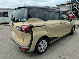 2019 Toyota Sienta II Рестайлинг, бежевый, 1975000 рублей, вид 4