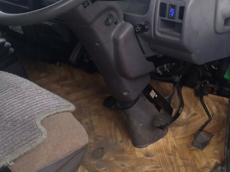 1996 Nissan Atlas, белый, 700000 рублей, вид 4