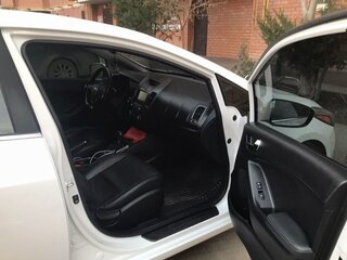 2017 Kia Forte II Рестайлинг, белый, 1690000 рублей, вид 4