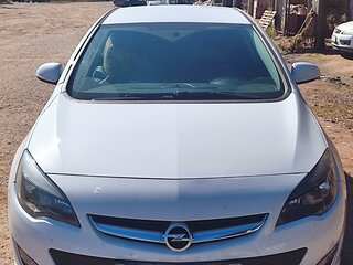 2013 Opel Astra J Рестайлинг, белый, 870000 рублей, вид 1