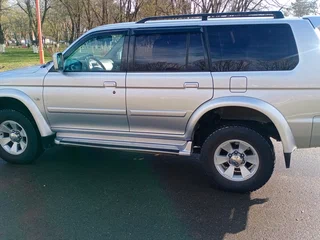 2006 Mitsubishi Pajero Sport I Рестайлинг, серебристый, 1350000 рублей, вид 5
