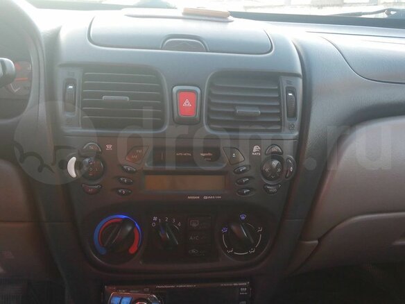 2000 Nissan Almera II (N16), зелёный - вид 3