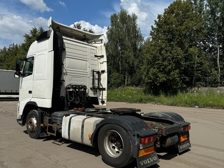 2011 Volvo FH, белый, 5200000 рублей, вид 4