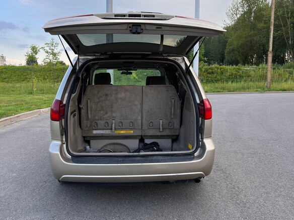 2005 Toyota Sienna II Рестайлинг, бежевый, 990000 рублей - вид 22