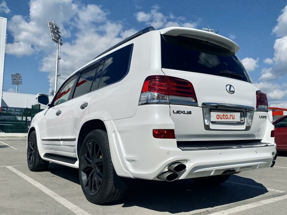 2014 Lexus LX 570 III Рестайлинг, белый, 5990000 рублей - вид 12