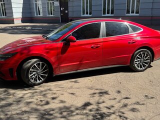2020 Hyundai Sonata VIII (DN8), красный, 2250000 рублей, вид 3