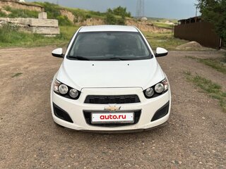 2013 Chevrolet Aveo II, белый, 750000 рублей, вид 3