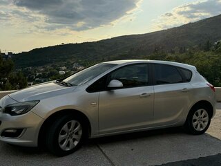 2013 Opel Astra J Рестайлинг, серебристый, 1150000 рублей, вид 5