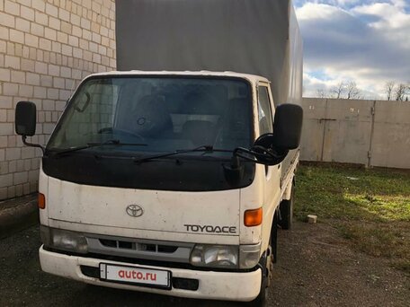 1997 Toyota Toyoace, белый, 1070000 рублей, вид 2