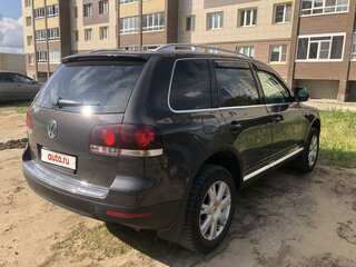 2007 Volkswagen Touareg I Рестайлинг, серый, 850000 рублей, вид 2