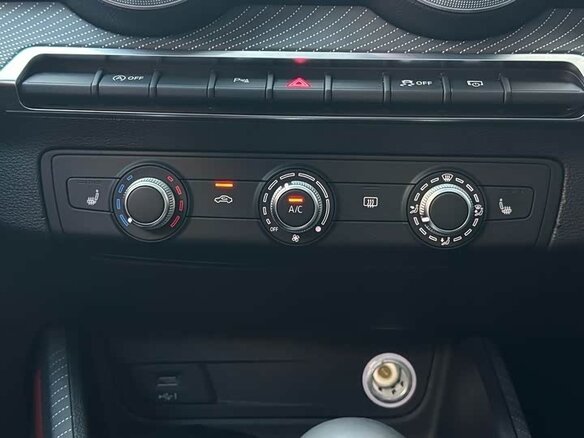 2022 Audi Q2 35 TFSI I Рестайлинг, чёрный - вид 18