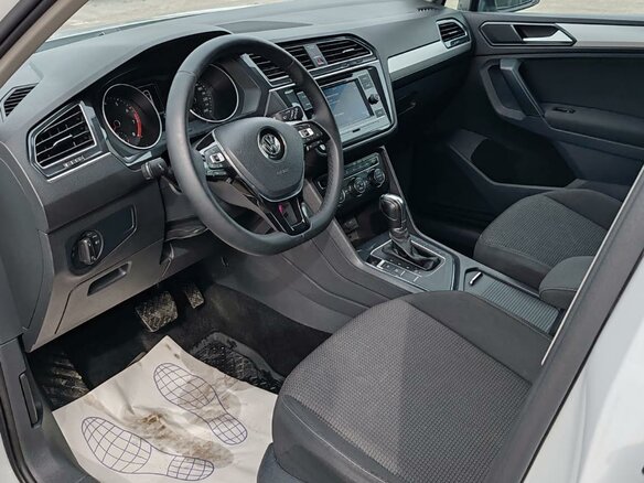 2017 Volkswagen Tiguan II, белый - вид 7